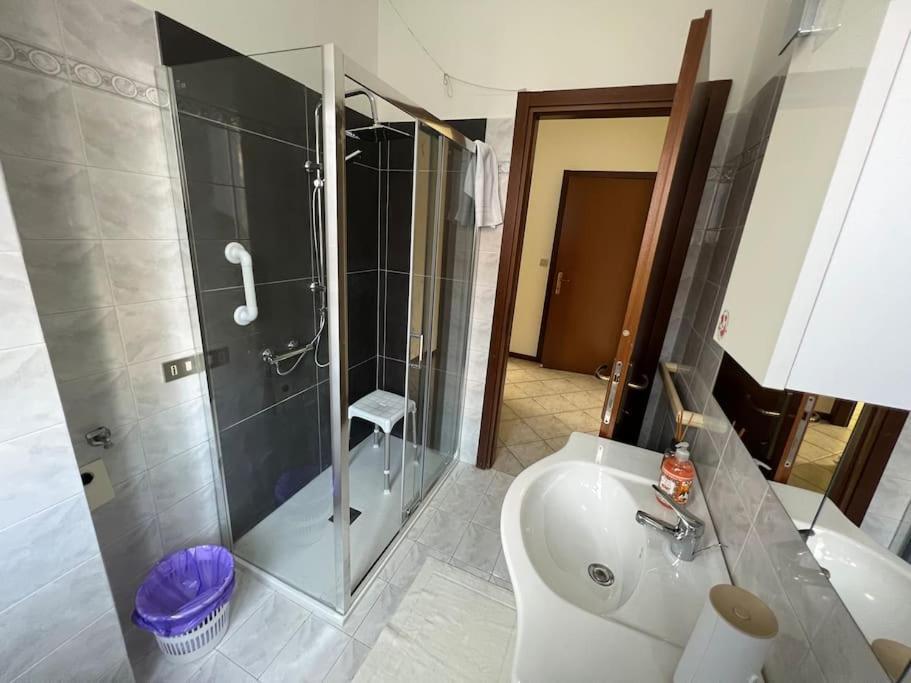 Orio Relax 24h Airport 1 - 3 Minute From Arrival By Bus Apartment